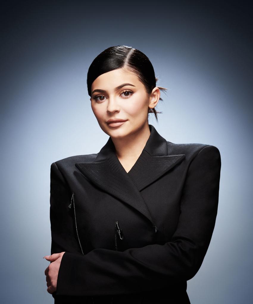 Kylie Jenner En La Portada De Forbes Cromos   Dh1W IxX4AAa74t 